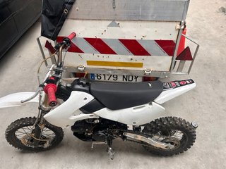 Pit Bike Motocross Blanca y Negra