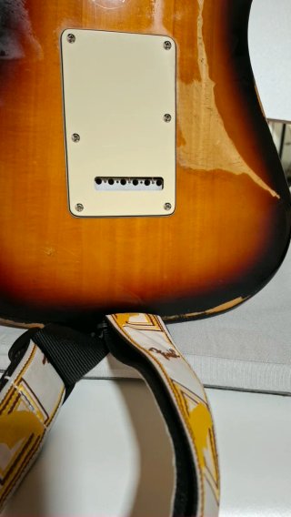 Guitarra Fender Stratocaster Mex/USA + Estuche