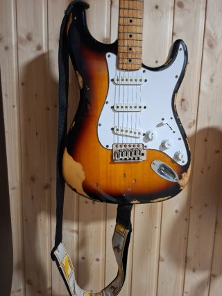 Guitarra Fender Stratocaster Mex/USA + Estuche