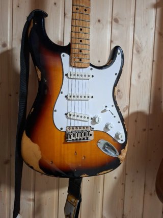 Guitarra Fender Stratocaster Mex/USA + Estuche