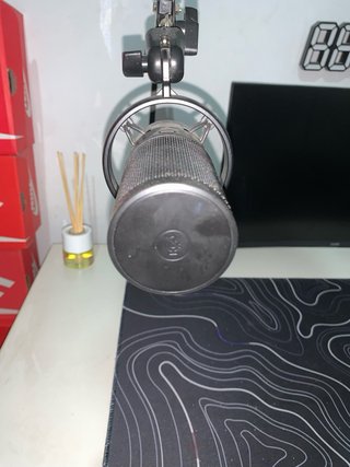 Micrófono con brazo articulado