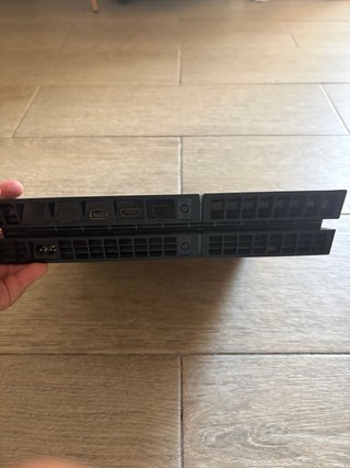 Consola PS4 Sony Negra con mando total mente nueva