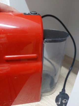 Cafetera Nespresso Krups Roja