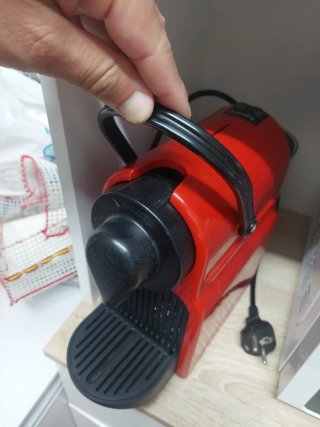 Cafetera Nespresso Krups Roja
