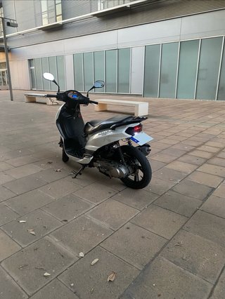 Peugeot Tweet 125i