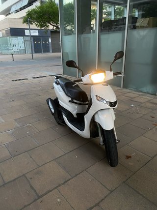 Peugeot Tweet 125i