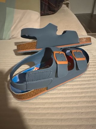 Sandalias T 37 Niñ@s sin estrenar