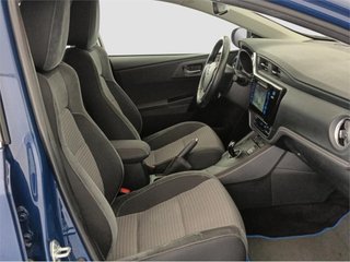 TOYOTA Auris hybrid 140H Feel!