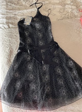 Vestido de fiesta negro con plateado
