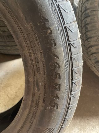 Neumáticos remolque y neumáticos coche