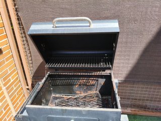 Barbacoa de carbón negra