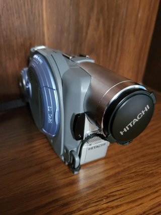 Hitachi DVD Camcorder DZ-MV550E PAL 18x Zoom