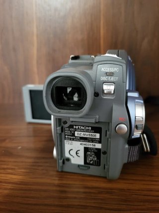 Hitachi DVD Camcorder DZ-MV550E PAL 18x Zoom