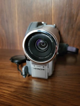Hitachi DVD Camcorder DZ-MV550E PAL 18x Zoom