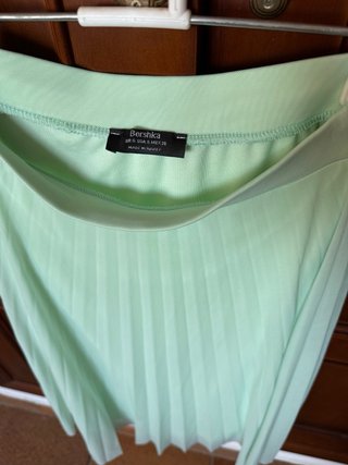 Falda plisada verde