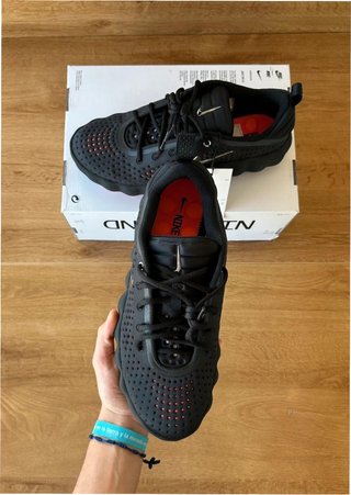 Nike Mind 002 Negro Hyper Crimson - 44