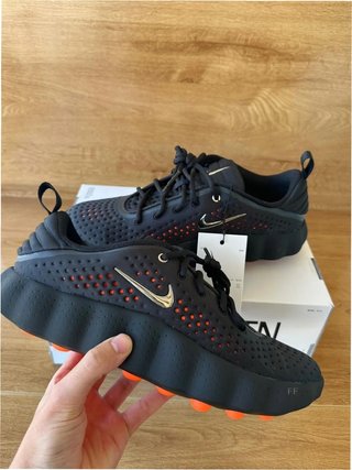 Nike Mind 002 Negro Hyper Crimson - 44