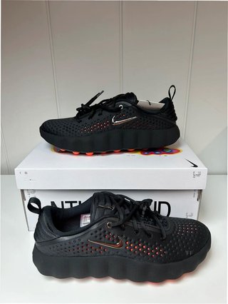 Nike Mind 002 Negro Hyper Crimson Talla 45