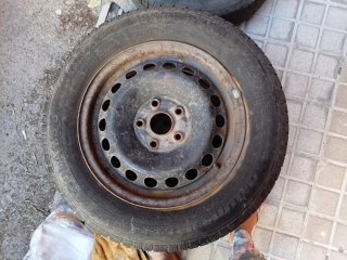 Neumático con llanta Mercedes