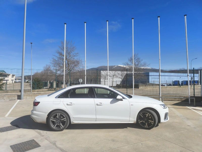 Audi A4 2021 - foto 1