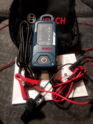 Cargador Bosch C40-Li Coche/Moto LiFePO4