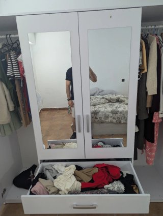 Armario 4 puertas 2 espejos. Urge venta.