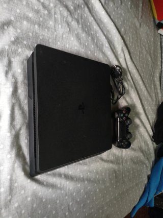 PS4 (PlayStation 4) Negra Como Nueva