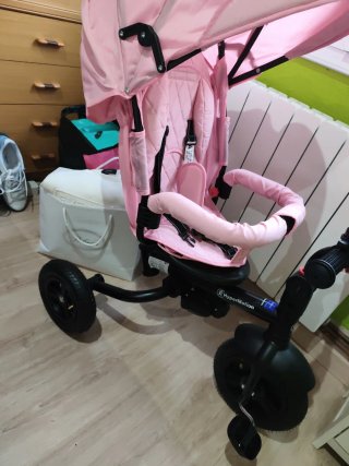 Triciclo infantil rosa de paseo