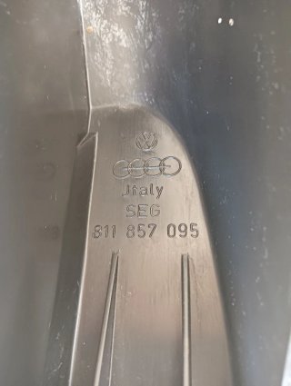 Audi Coupé Quattro TYP 81 85 Guantera con tapa.