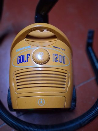 Aspiradora Taurus Golf 1200W