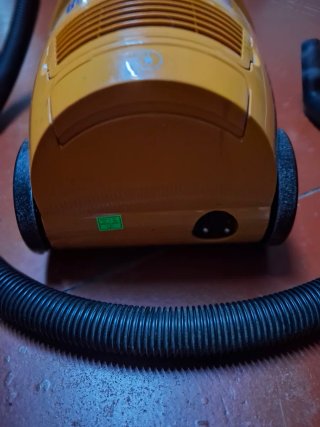 Aspiradora Taurus Golf 1200W