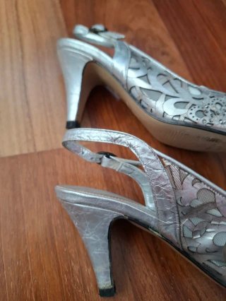 Zapatos salón abiertos plata