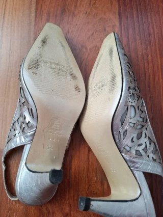 Zapatos salón abiertos plata