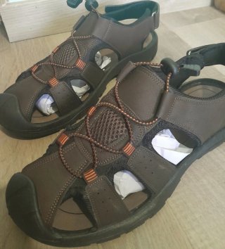 Sandalias Marrones Cierre Ajustable