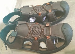 Sandalias Marrones Cierre Ajustable