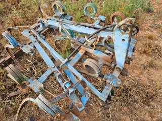 Cultivador tractor 9 brazos hidráulico