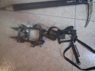 Piolet y Crampones Alpinismo Charlet Moser