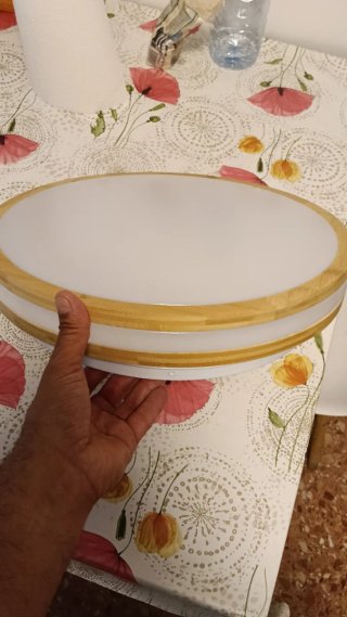 Plafón LED acabado simulación madera y blanco
