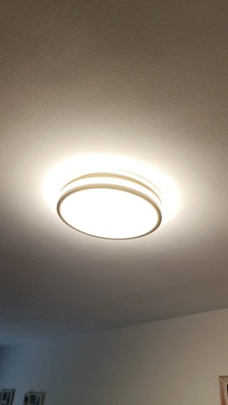 Plafón LED acabado simulación madera y blanco