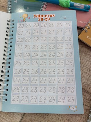 Cuadernos de caligrafia y mates