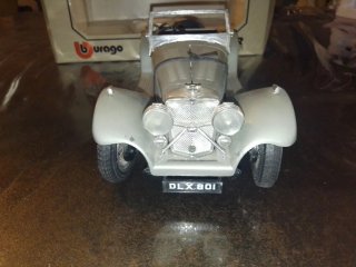 Burago Jaguar SS100 (1937) modello