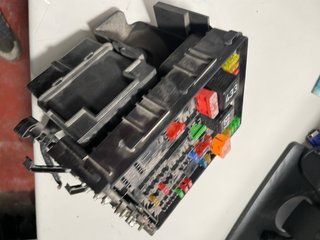 Caja fusibles Golf 5 GTI
