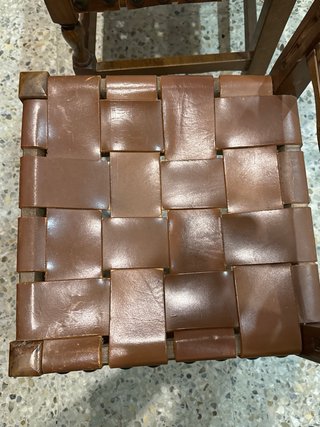 Mesa  madera maciza y 6 sillas (Antigüedad)