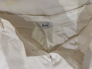 Pantalones blancos