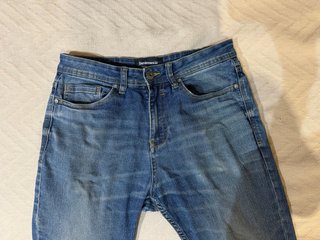Jeans pitillo hombre azul