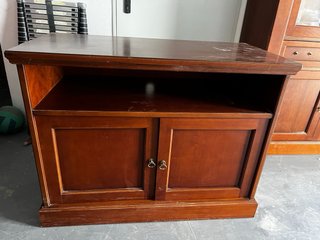 Mueble de salón madera maciza