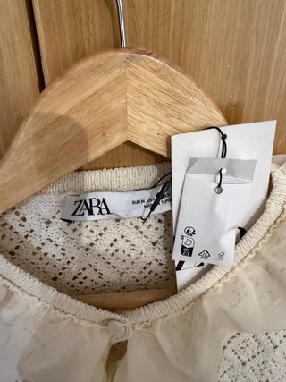 Rebeca fina crochet Zara beige