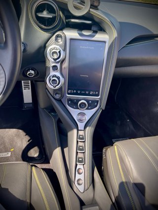 McLaren 650S 2022