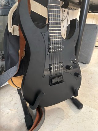 Guitarra Ibanez RG 131 EX y ampli spark mini