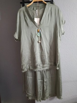 Conjunto pantalón y blusa verde ( agua)
